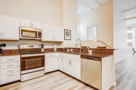 Cozysuites - 2Br With Direct Skybridge Access #1 Indianapolis Eksteriør billede